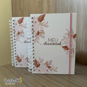 Caderno Meu Devocional Folhas Internas Papel Offset 75g. 15 x 21 cm - 226 Páginas Impressão Colorida. Capa com Laminação. wire-o Fechamento com elástico